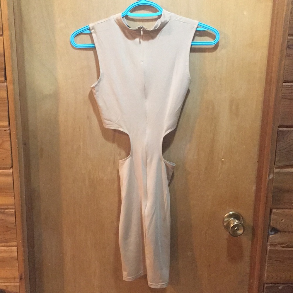 Dress - Picture 2 of 3